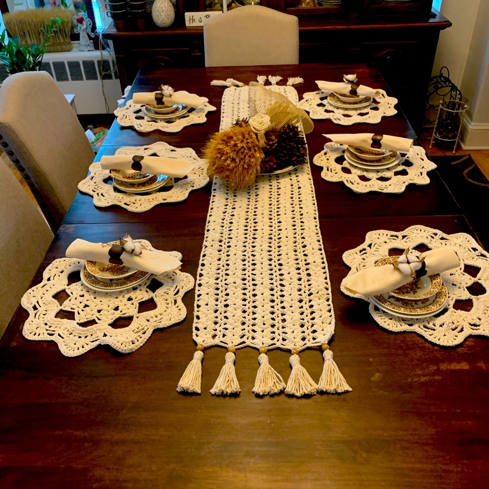 Tables supplies